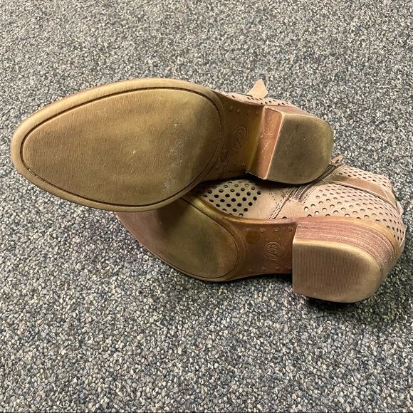 LUCKY BRAND Tan Perforated Booties (6.5) - Picture 2 of 3